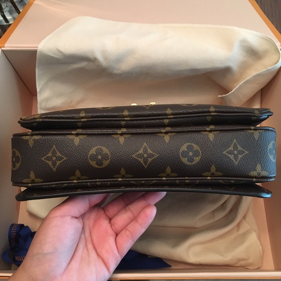 SOLD LV Pochette Metis Monogram - Picture 8 of 15